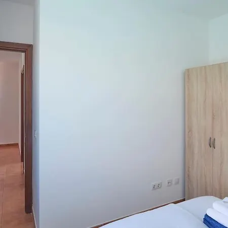 Casa Maria Duplex With Sea & Mountain Views, 15 Minutes Walk From The Marina Rubicon Feriehus *