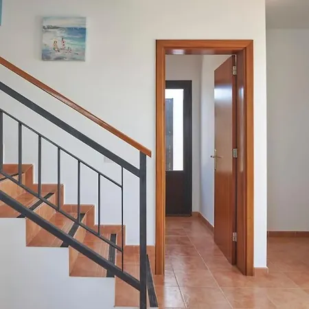 別荘 Casa Maria Duplex With Sea & Mountain Views, 15 Minutes Walk From The Marina Rubicon *