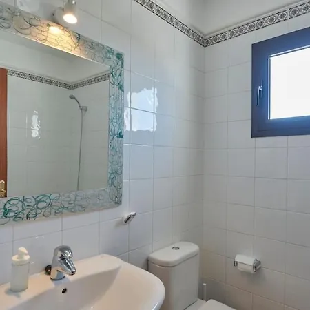 Feriehus Casa Maria Duplex With Sea & Mountain Views, 15 Minutes Walk From The Marina Rubicon