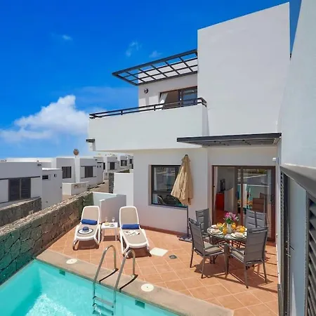 Casa Maria Duplex With Sea & Mountain Views, 15 Minutes Walk From The Marina Rubicon