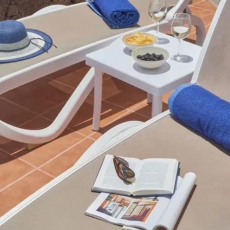 Casa Maria Duplex With Sea & Mountain Views, 15 Minutes Walk From The Marina Rubicon 別荘 プラヤ・ブランカ