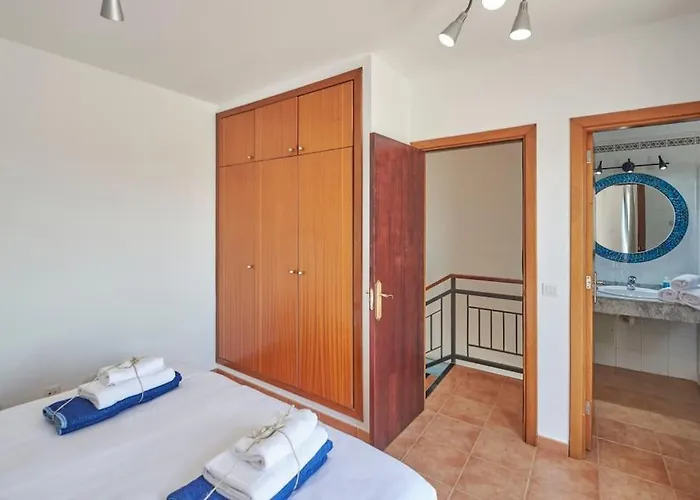 Tatil Evi Casa Maria Duplex With Sea & Mountain Views, 15 Minutes Walk From The Marina Rubicon