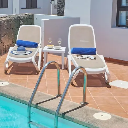 Casa Maria Duplex With Sea & Mountain Views, 15 Minutes Walk From The Marina Rubicon * Playa Blanca