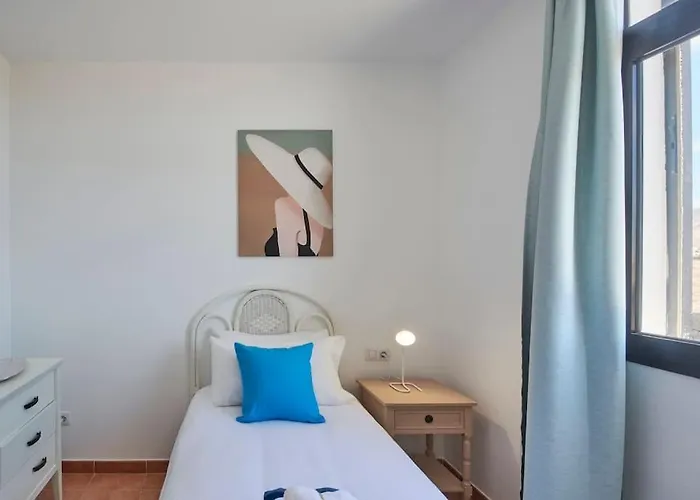 Casa Maria Duplex With Sea & Mountain Views, 15 Minutes Walk From The Marina Rubicon