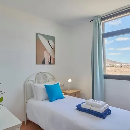 Casa de Férias Casa María Duplex With Sea&mountain Views, 15 Minutes Walk From The Marina Rubicón *