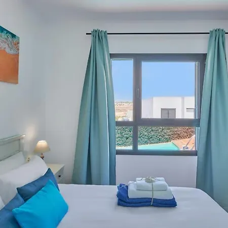 Casa Maria Duplex With Sea & Mountain Views, 15 Minutes Walk From The Marina Rubicon *