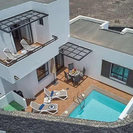 Casa de Férias Casa María Duplex With Sea&mountain Views, 15 Minutes Walk From The Marina Rubicón *