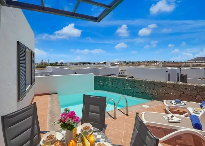 Casa Maria Duplex With Sea & Mountain Views, 15 Minutes Walk From The Marina Rubicon Playa Blanca (Lanzarote)